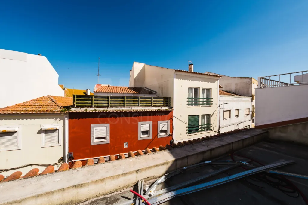 Moradia totalmente remodelada no coração de Peniche!