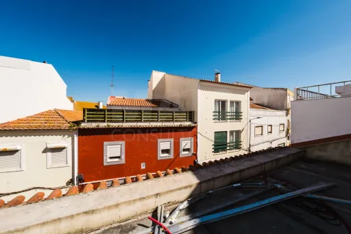 Moradia totalmente remodelada no coração de Peniche!
