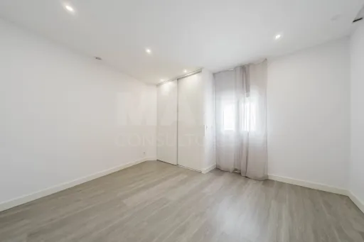 Apartamento T3 c/ terraço privado