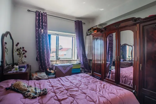 2-Bedroom Apartment in the Heart of Cadaval – Comfort, Location, and Potential!