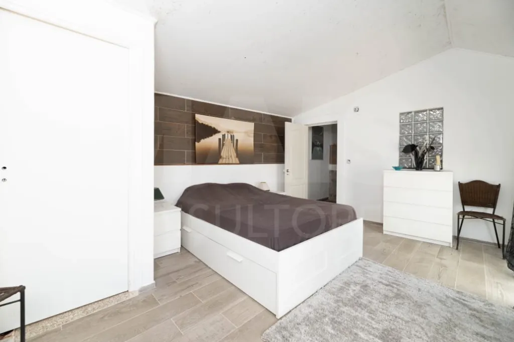 Moradia T1 Parcialmente Remodelada no casal das Andorinhas - Dois Portos