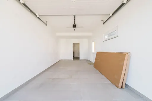 Moradia T3+1 Garagem, Logradouro e Vista Mar