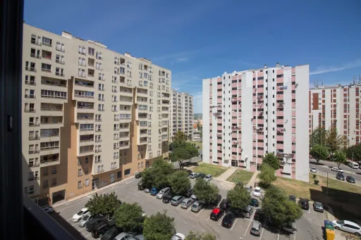 Apartamento T3 Renovado | Urbanização da Barrada – Carregado