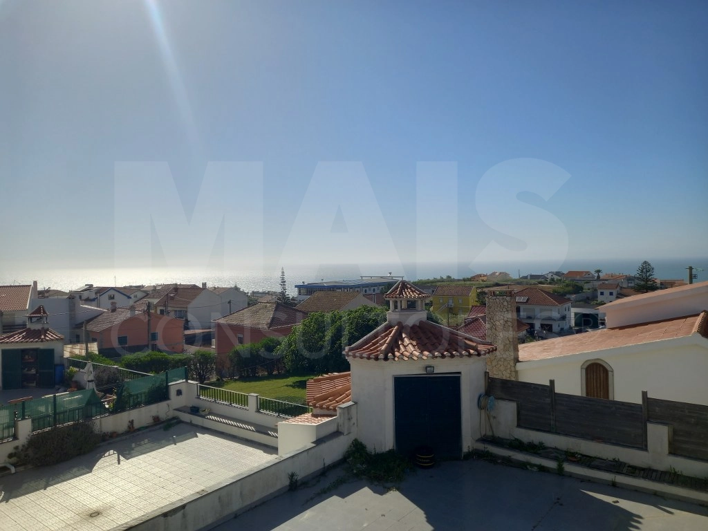 Moradia de 5 Assoalhadas em Ribamar C/ lote de 300m2 e Sótão amplo