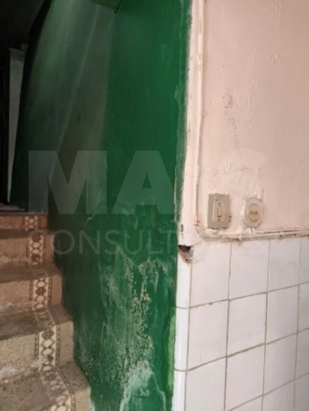 Moradia com garagem para reconstrução centro de Sacavém