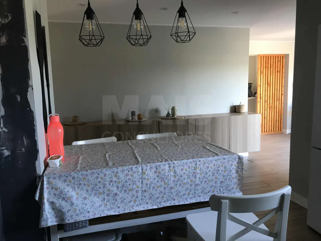 Quinta com moradia T4, piscina e anexos a 35 mint de Lisboa