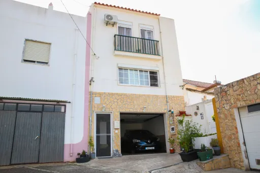 Moradia com garagem