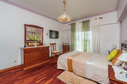 Apartamento T3 excelente localização no Porto Alto