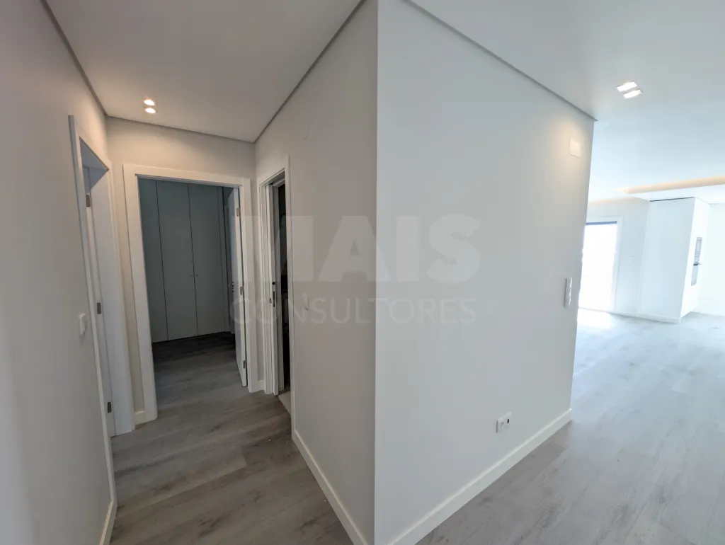 Urbanização Torres do Palácio, T3 com varanda 22,1 m2 e box de 34 m2