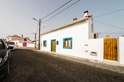 Moradia T2 transformada em T1 com charme tradicional – Serra d’El-Rei