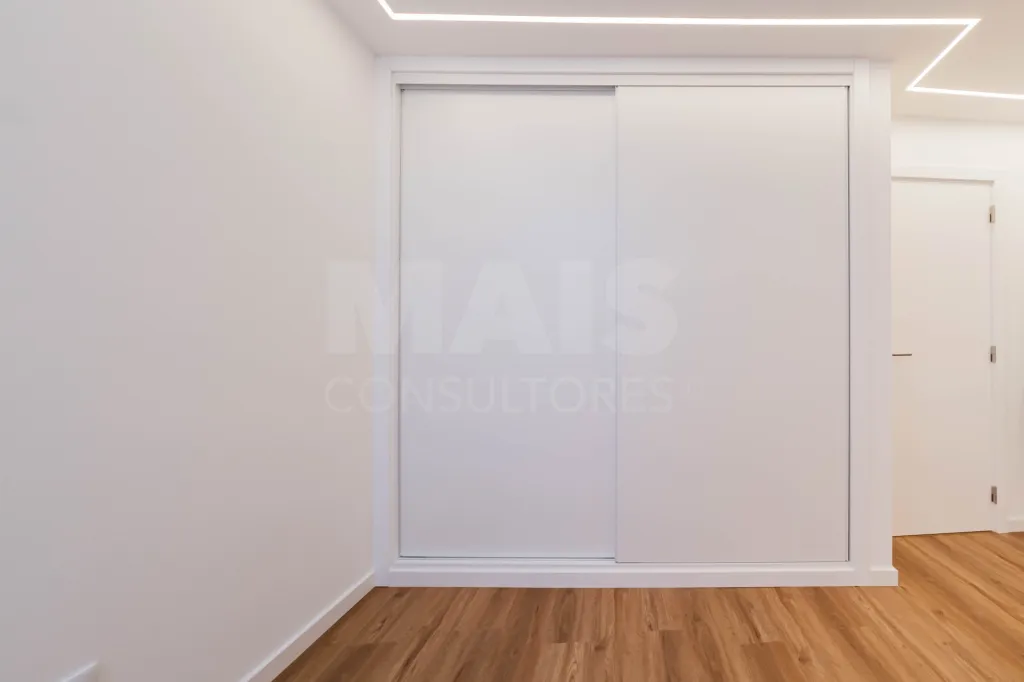 Moradia totalmente remodelada no coração de Peniche!