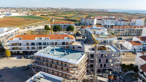 Apartamento T4 novo em prédio com piscina na Consolação