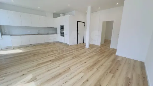 Apartamento T3 Totalmente Remodelado | Centro da Lourinhã | Modernidade, Conforto e Elegância