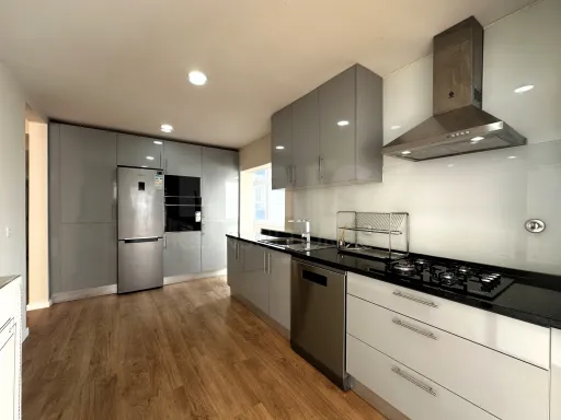 Fully refurbished 3-bedroom apartment in the center of Odivelas with terrace