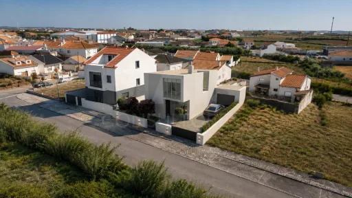 Terreno para construção de moradia isolada na Bufarda