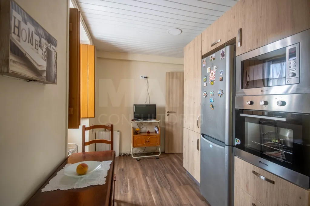 Moradia T2 + 1 com armazém de 138m²