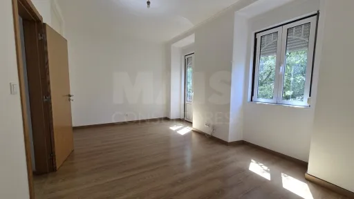 Two-bedroom apartment in Alcântara
