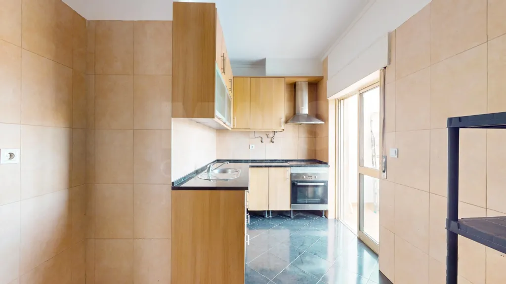 2-Bedroom Apartment in Ameixoeira