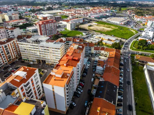Apartamento T4 no centro das Caldas da Rainha