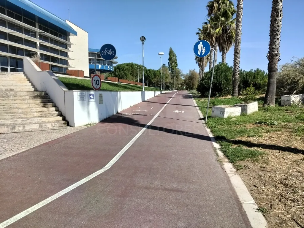 Moradia Remodelada V1 em Alhandra.