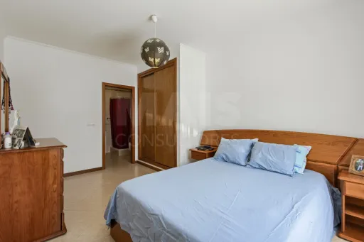Luxury 3-bedroom apartment with garage and private terrace