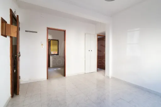 Prédio em propriedade total, localizado numa zona central da Lourinhã,