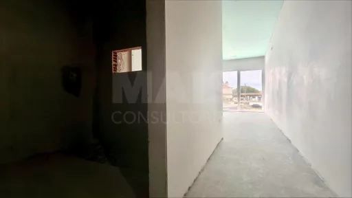 Moradia T4 c/ 1 Master Suite + 2 Suites, Jardim & Parqueamento !