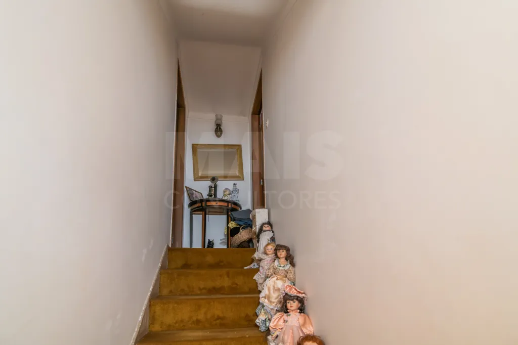 Duas Moradias com Terreno de 1.480 m² no centro da Lourinhã
