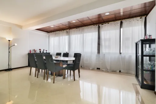 Apartamento T4 nas Torres do Restelo