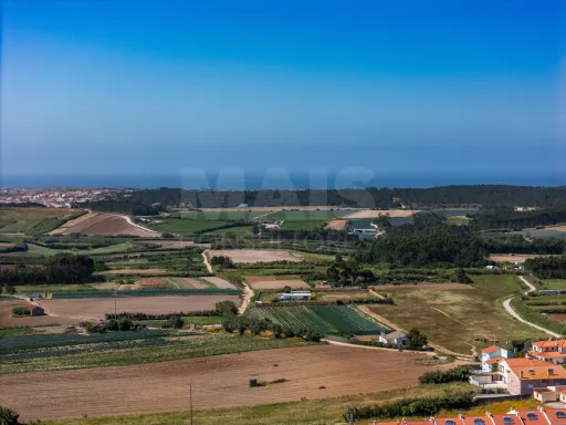 Terreno com Projeto em fase de aprovação para 2 Moradias T4 com piscina – Casais Brancos