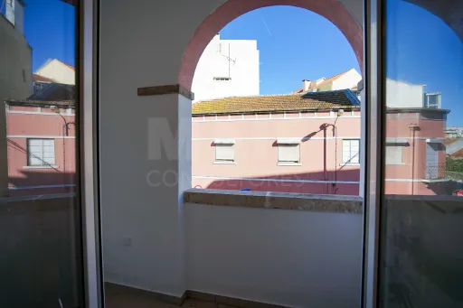 Apartamento T3 Renovado na Cova da Piedade