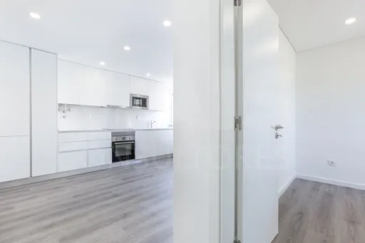 Apartamento T2 totalmente remodelado, Parque das Nações