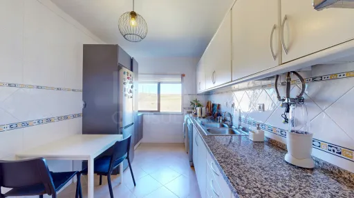Apartamento T1 com elevador - Monte Abraão