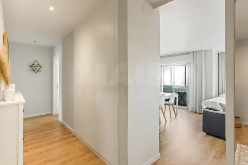 Top Floor | Fully Renovated 2-Bedroom Apartment | 2 Balconies | Unobstructed View