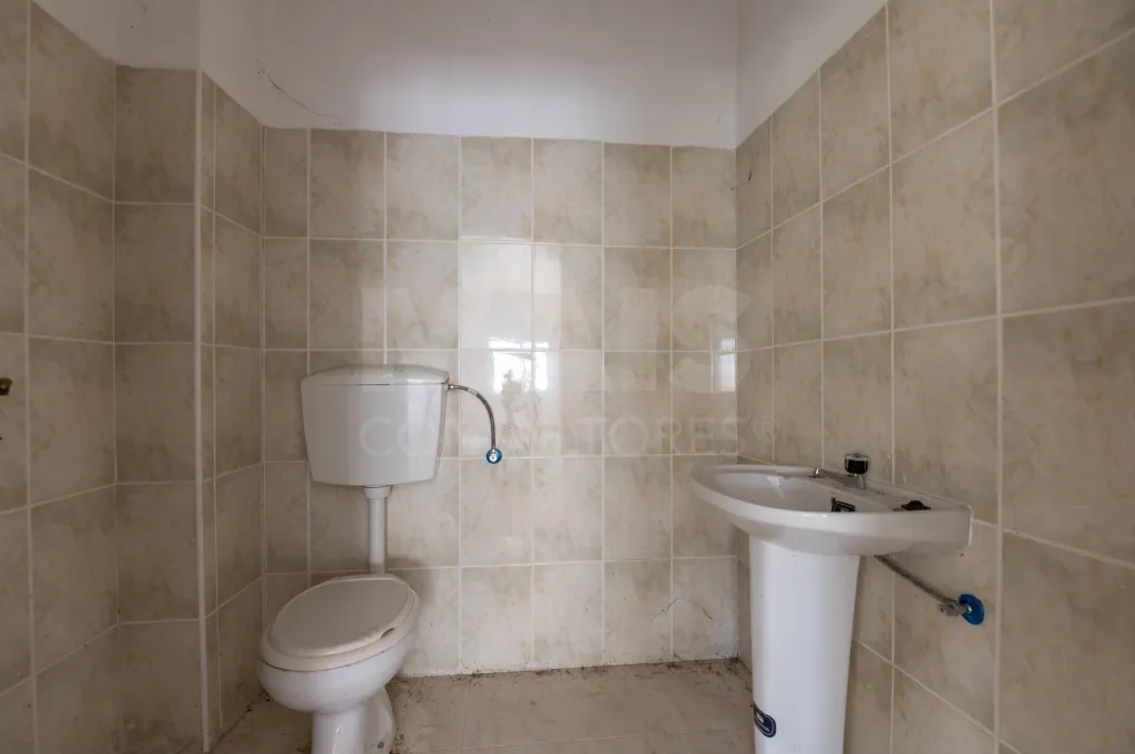 Loja para Transformação em Apartamento T3+1