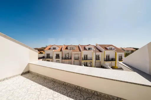 Moradia T4 com Garagem e Terraço