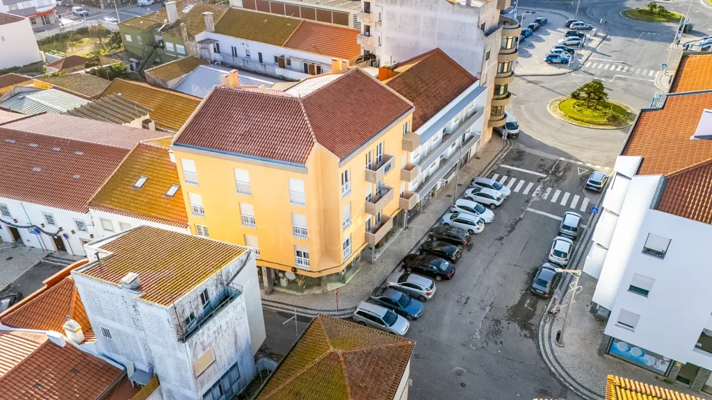 2 bedroom apartment in the center of Peniche