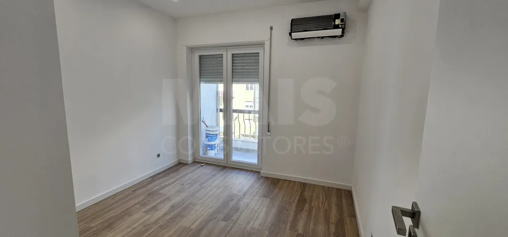 Renovated 2-Bedroom Apartment, Brand New, Dafundo