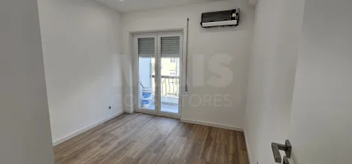 Renovated 2-Bedroom Apartment, Brand New, Dafundo