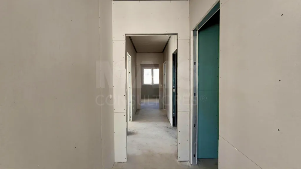Moradia Térrea T4 com Suite Master, Piscina de Água Salgada, Garagem e Acabamentos Premium !