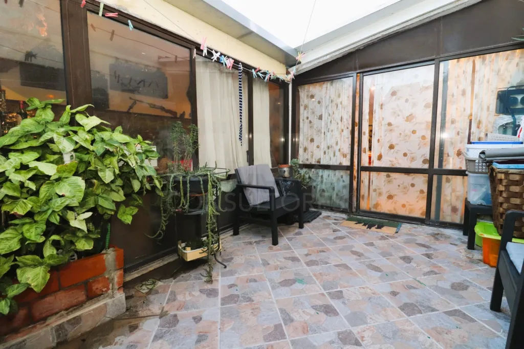 Moradia T4+1 com logradouro no Porto Alto