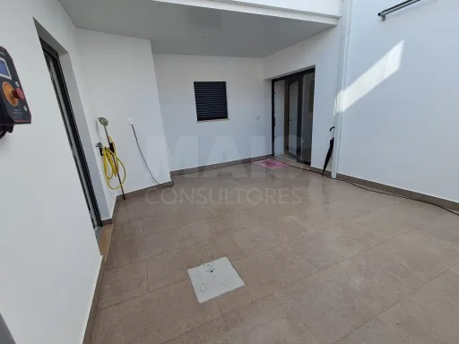 Moradia Remodelada T3 com terraço e pátio no Pó