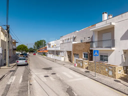 Moradia Geminada em Famalicão – Nazaré
