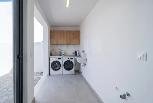 Moradia T3 (3 Suítes) com piscina - Salir do Porto