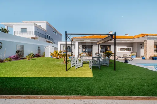 Moradia T3 (Térrea) com Piscina - Nadadouro