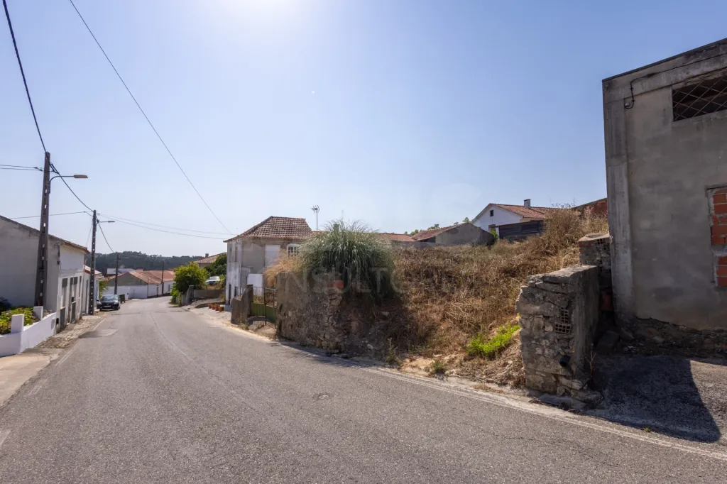 Terreno Urbano com Projeto Aprovado | Furo de Água e Opção Chave na Mão