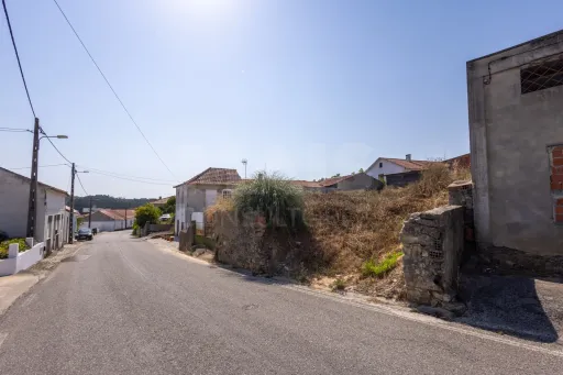 Terreno Urbano com Projeto Aprovado | Furo de Água e Opção Chave na Mão
