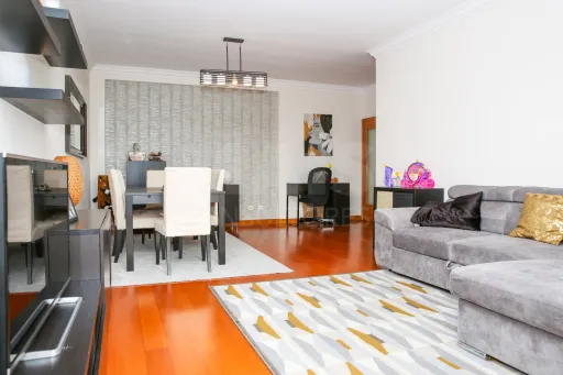 Apartamento T3 com box Póvoa de Santa Iria
