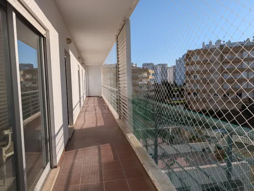 Apartamento T2 com Estacionamento | Próximo da Praia da Rocha – Encosta da Marina  - Portimão