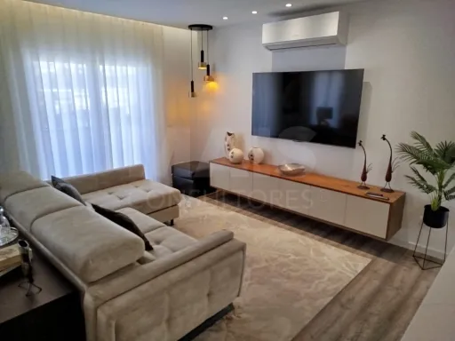 3-Bedroom Top-Floor Apartment with Panoramic Balcony, Garage, and Storage Room | Downtown Lourinhã, 10 Minutes from the Beach